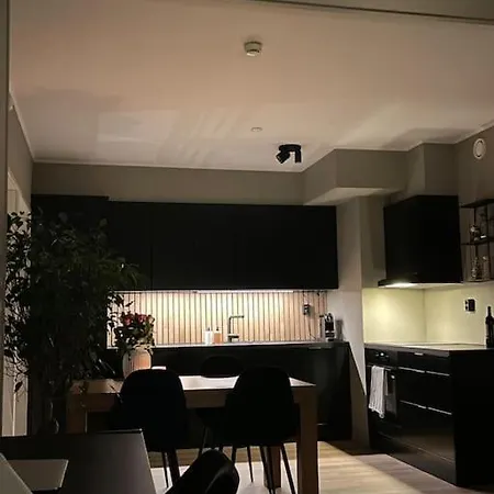 Lejlighed Renovated Penthouse 5 Min From Center Of *